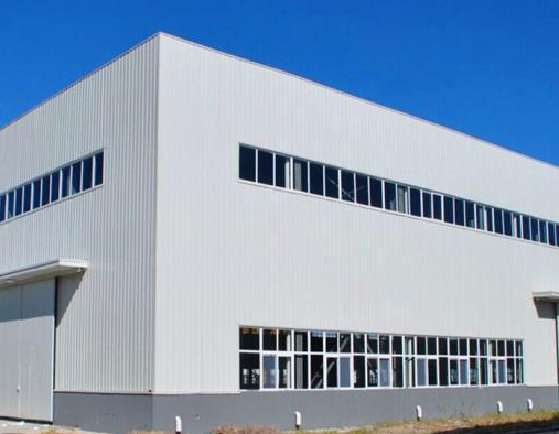 安徽鋼結(jié)構(gòu)棚廠怎么施工？