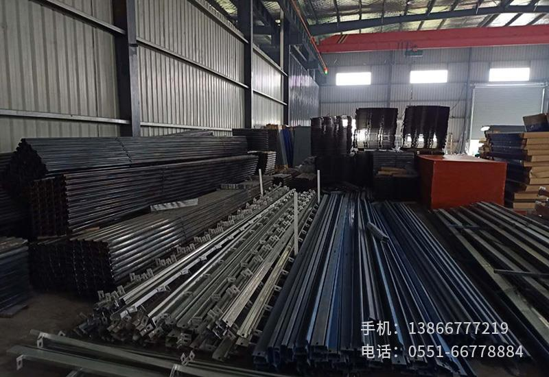 鋼架生產(chǎn)車(chē)間.5